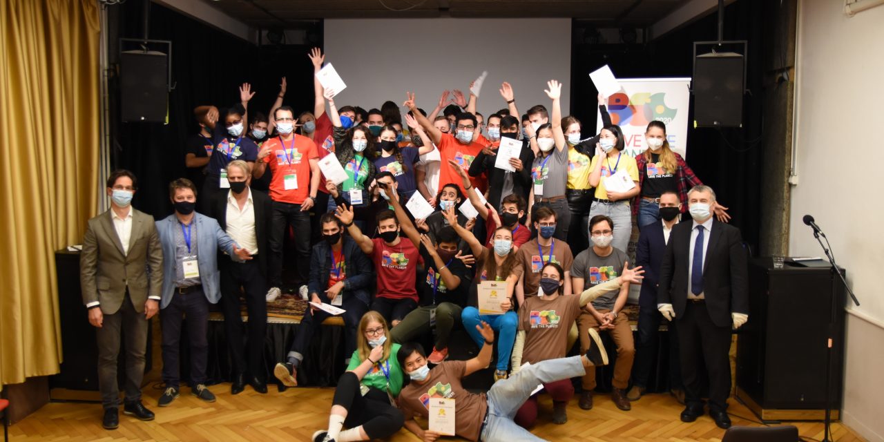 Online tudományos táborban az újvidéki Európa Kollégium diákjai