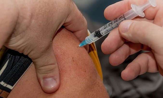 Szerbiában napokon belül engedélyezhetik az orosz és a kínai vakcinát