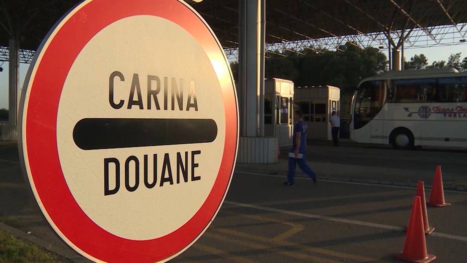 Horgos: Fehérneműben próbált menekülni a drogot csempésző nő