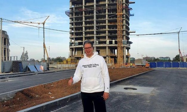 Az elnök zakója és a kisöccse