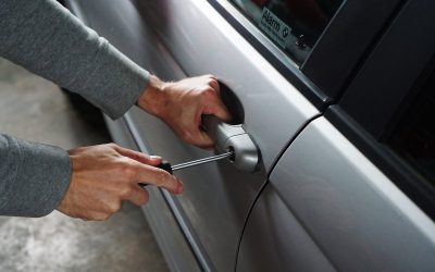 A rendőrség figyelmeztet: Lássák el elektronikus vagy mechanikai védelemmel járműveiket!