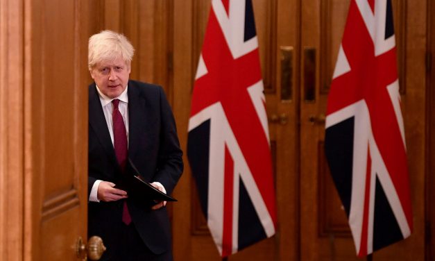 Rakétatámadással fenyegette meg Boris Johnsont Putyin az ukrán invázió előtt – állítja a politikus