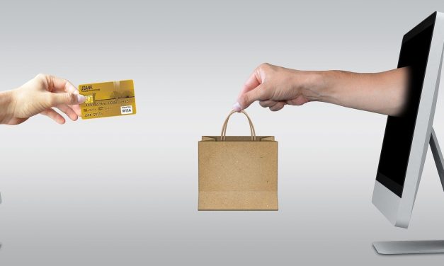 Sportcipő helyett egy kendőt hozott a postás