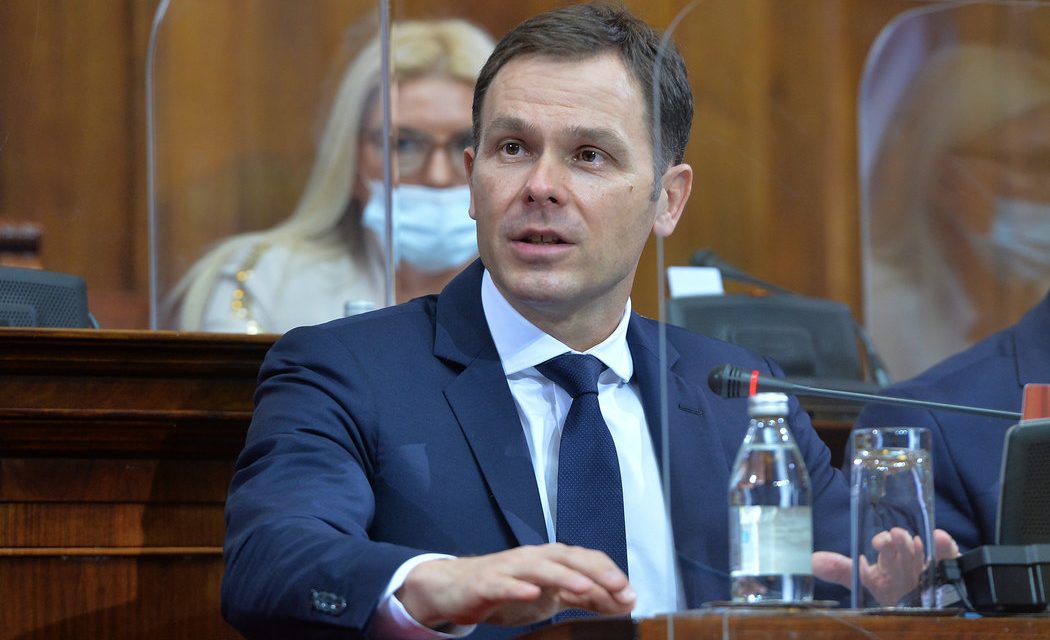 744 milliárd dinár van az államkasszában