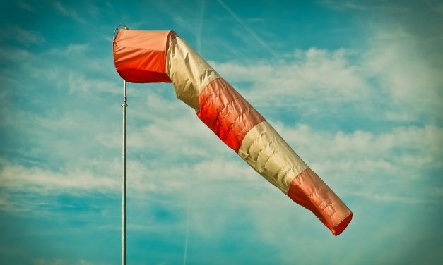 Talajmenti fagyokra és viharos széllökésekre figyelmeztetnek az időjósok