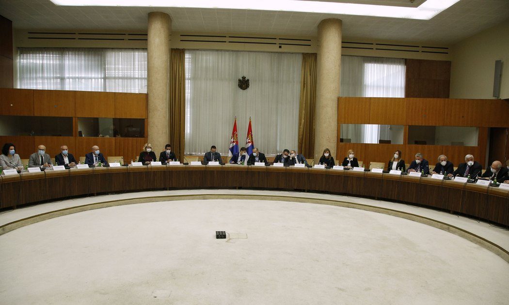 Rövidítettek a munkaidőn