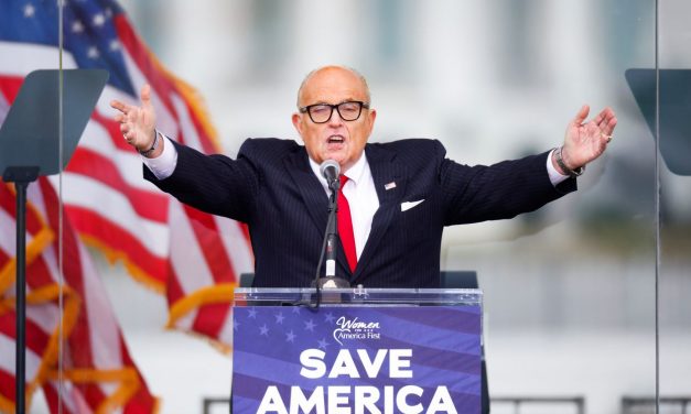 <span class="entry-title-primary">„Döntsön a harc!”</span> <span class="entry-subtitle">Rudy Giuliani és jogászkollégájának beszéde a Kapitólium ostroma előtti trumpista nagygyűlésen</span>