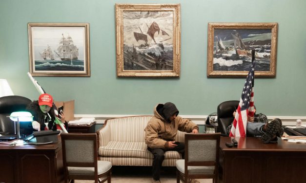 Az FBI szerint az orosz hírszerzésnek akarták eladni Nancy Pelosi ellopott laptopját