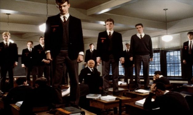 Állj fel az asztalra!