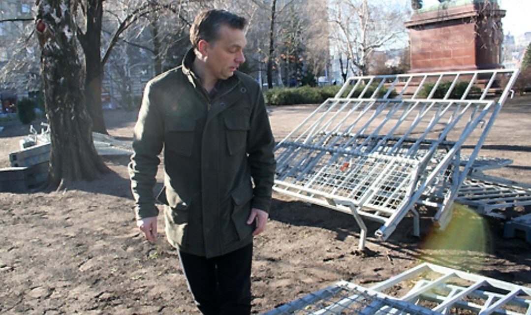 <span class="entry-title-primary">Magyar (svéd)csavar (és hátrabukfenc)</span> <span class="entry-subtitle">A washingtoni ostrom budapesti meséje</span>