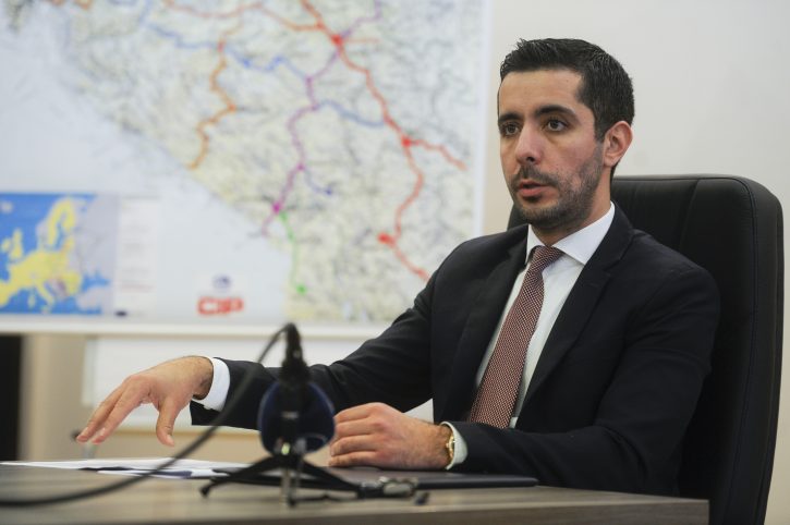 Momirović házi őrizetben marad