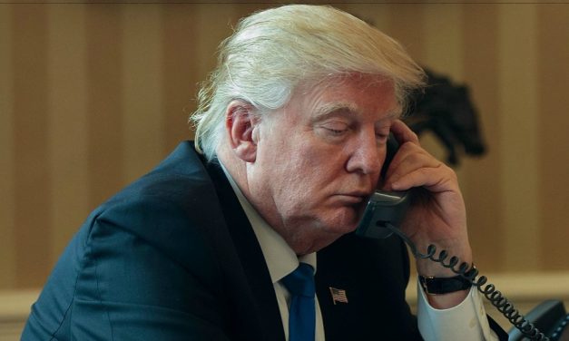 <span class="entry-title-primary">Trump csalásért könyörög</span> <span class="entry-subtitle">Az amerikai elnök választási és telefonos bűntényeket követhetett el</span>