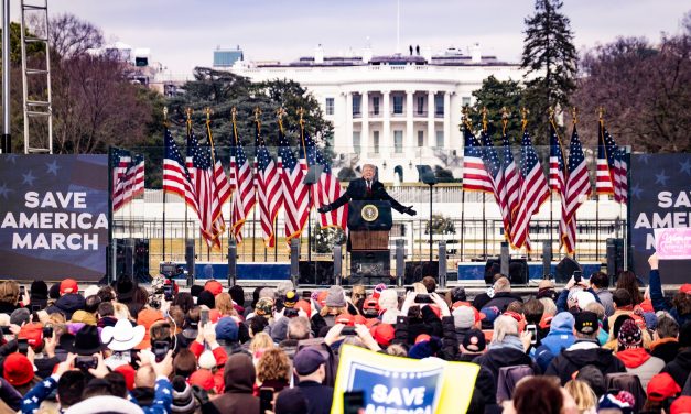 <span class="entry-title-primary">Mentsd meg Amerikát! (Trumpizmusok)</span> <span class="entry-subtitle">Az elhíresült Trump-beszéd, ami meghozta a második impeachmentet</span>