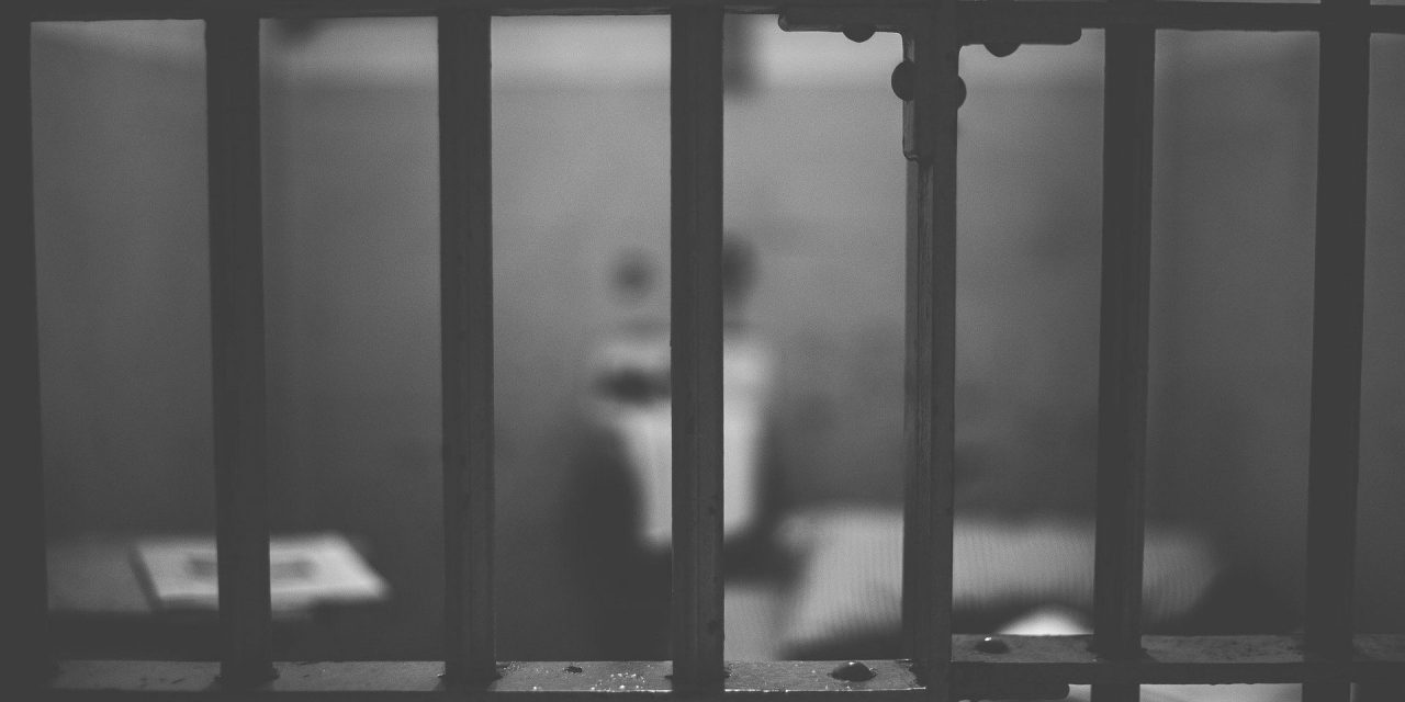 Kobra-ügy: Öten börtönben maradnak, egy személy házi őrizetben