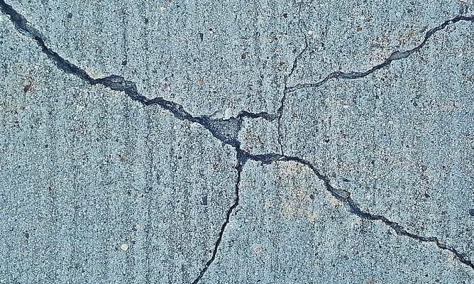 Erős földrengés Törökországban, tizenhat épület összedőlt