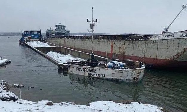 Keveváránál elsüllyedt egy hajó a Dunán