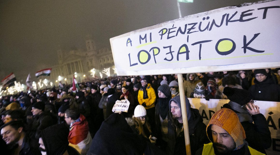 Magyarország vált az EU legkorruptabb országává, Szerbiában is jelentősen romlott a helyzet