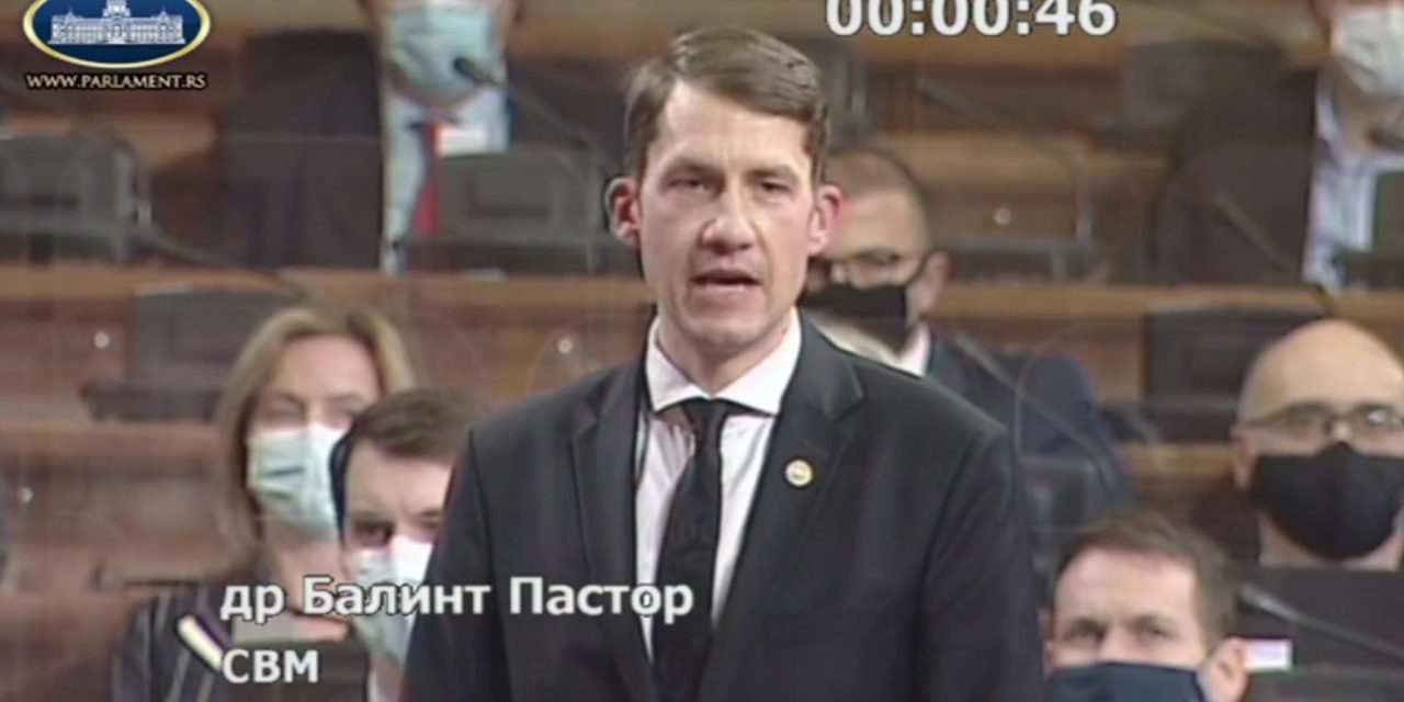 „Pásztor olyan szenvedéllyel beszél az össz-szerb nyilatkozatról, hogy meggyőzött: ő szerb én pedig magyar vagyok”