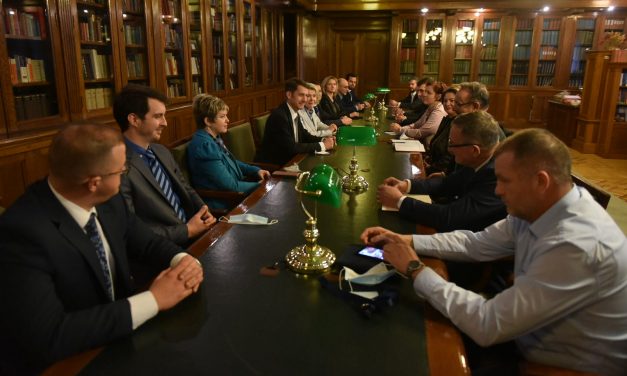 Pásztor István, a VMSZ belgrádi csapata és a határhelyzet