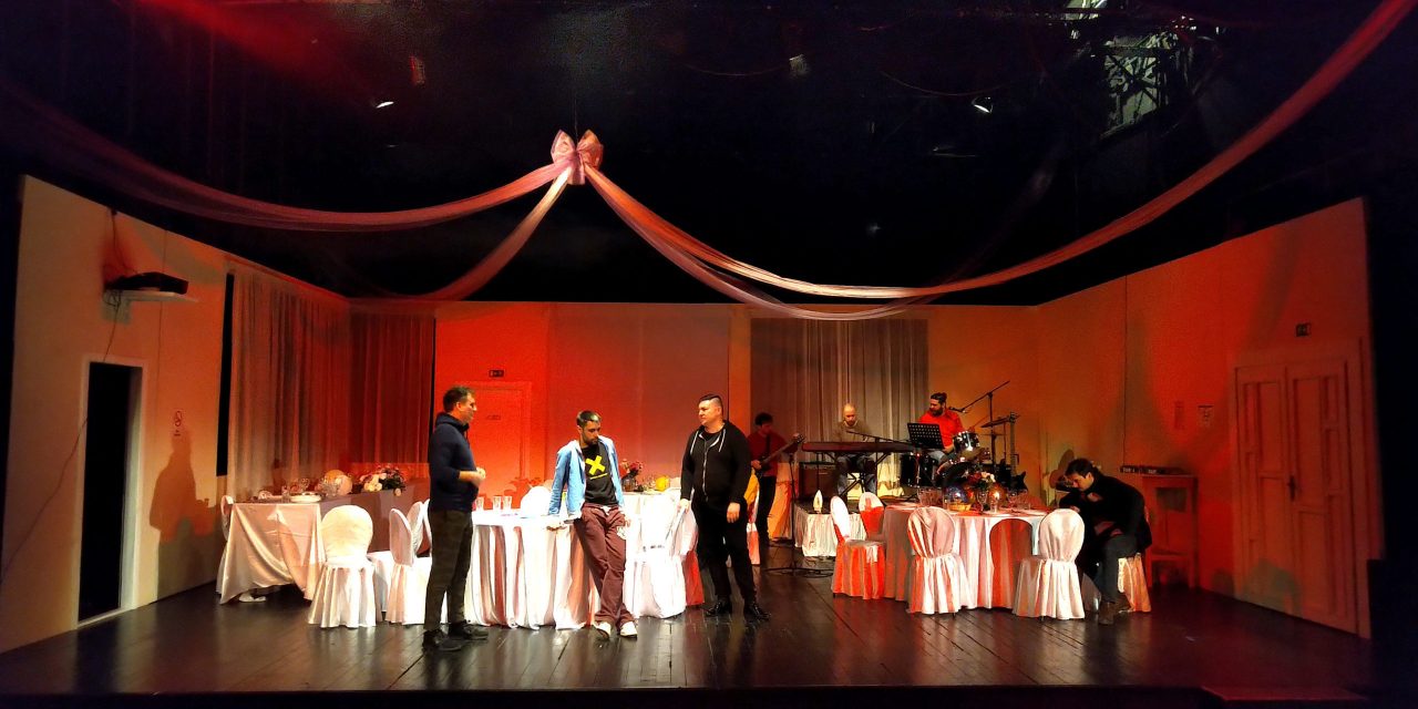 Balesetveszélyes körülmények között készült a Népszínház új előadása