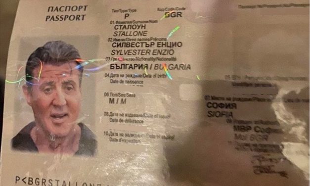 Stallone fotójával készített hamis útlevelet egy bolgár bűnbanda