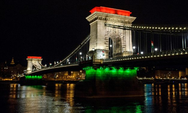<span class="entry-title-primary">Szerdától teljesen lezárják a Lánchidat</span> <span class="entry-subtitle">Várhatóan másfél évig nem lehet közlekedni a hídon</span>
