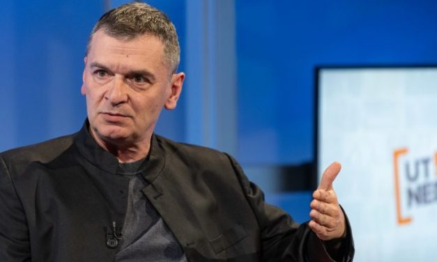 Ćuta: Az Unió képviselői együtt vacsoráznak azzal, aki eltiporja az egyetemistákat