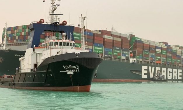 A Szuezi-csatornán kialakult dugó kiugró környezetszennyezést okozott