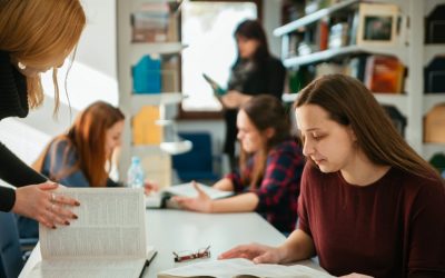 A fiatalok is inkább az érzelmeik alapján döntenek, nem tájékozódnak