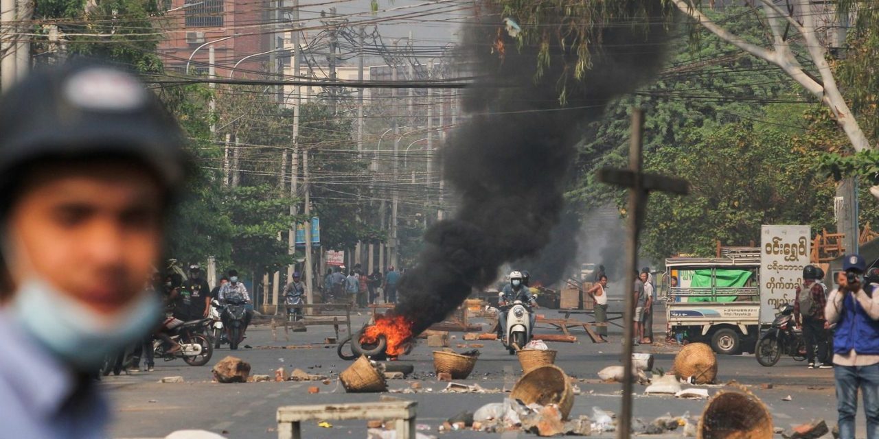 Több mint 100 civilt, köztük gyerekeket öltek meg a mianmari hatóságok szombaton