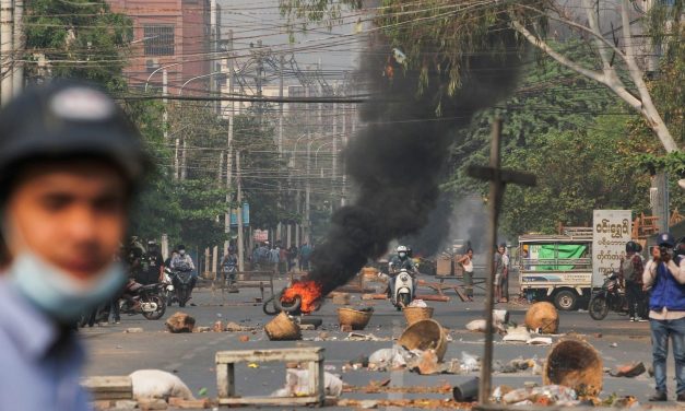 Több mint 100 civilt, köztük gyerekeket öltek meg a mianmari hatóságok szombaton