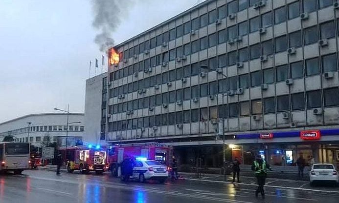 Tűz Újvidék központjában