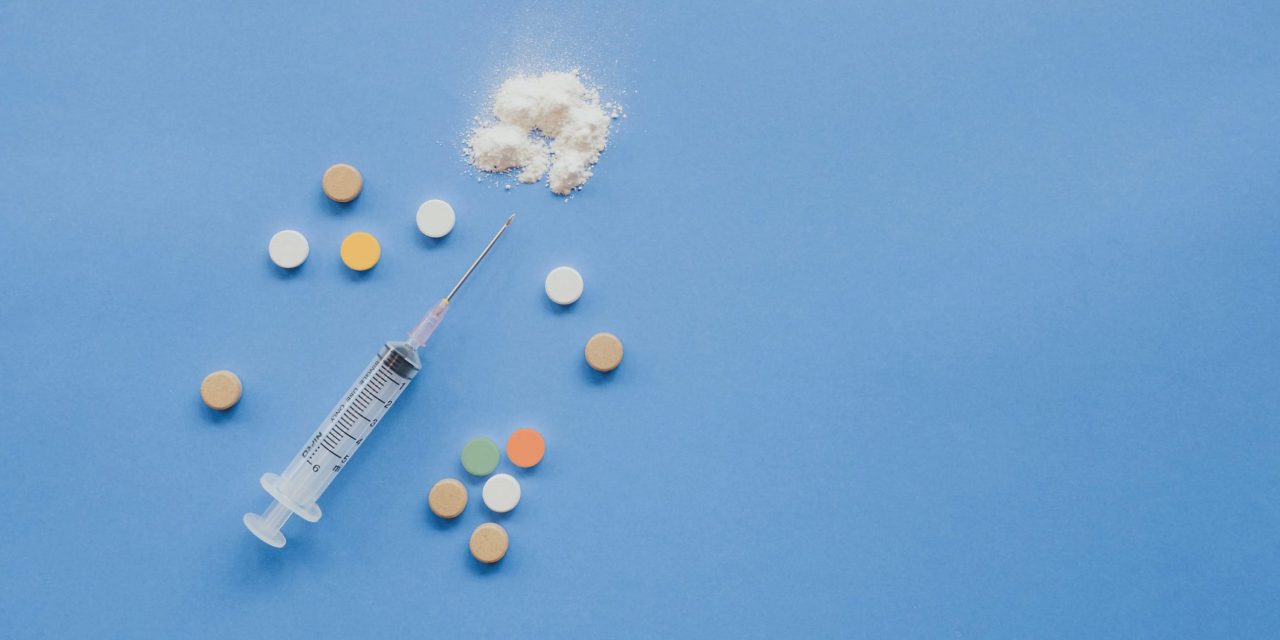 35 000 kábítószerfüggő él Koszovóban