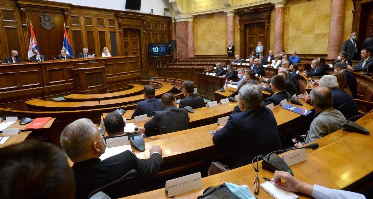 Vučić is részt vesz a pártközi párbeszédben