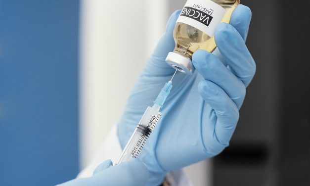 Kon: A kórházban kezeltek harmada felvette a védőoltást