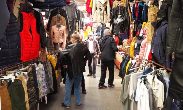 <span class="entry-title-primary">„Írják csak meg nyugodtan, hogy borzasztó volt, azzal nem tévednek”</span> <span class="entry-subtitle">Hatalmasat zuhant a szabadkai ócskapiac árusainak bevétele a járványhelyzet miatt</span>