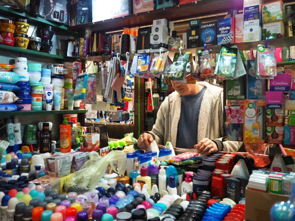 Az árusok a járványhelyzet alatt is beszerezték a Magyarországról származó termékeket, vásárlók viszont alig érkeztek a szomszédos országból (forrás: Natalija Jakovljević - Magločistač)