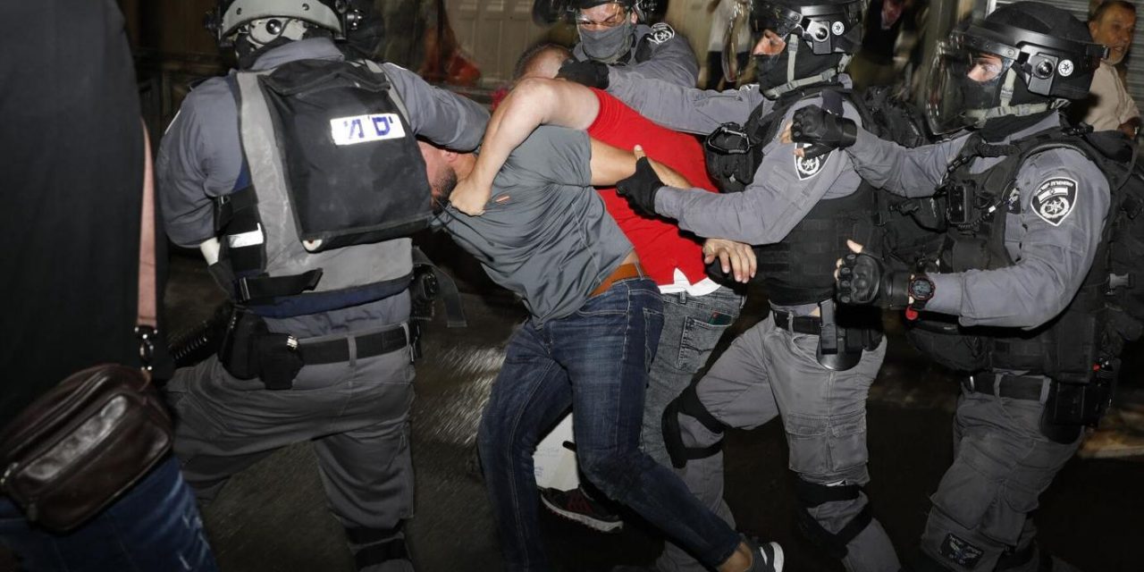 Több százan sebesültek meg a jeruzsálemi összecsapásokban