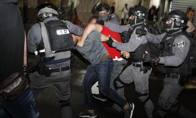 Több százan sebesültek meg a jeruzsálemi összecsapásokban