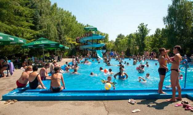 Hamarosan nyitnak a medencék Zentán és Adán