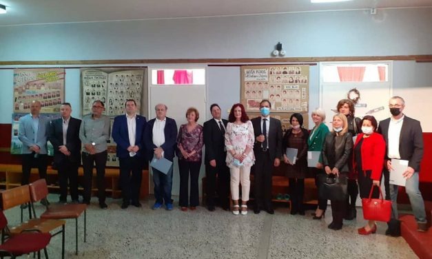 <span class="entry-title-primary">Megújul az iskola kívül és belül is</span> <span class="entry-subtitle">A szabadkai Október 10. Általános Iskola sikeresen pályázott a tartományi kormány legújabb pályázatán</span>