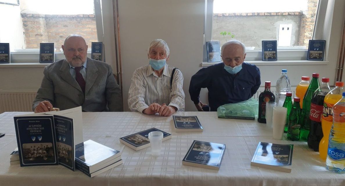 „Ezt valakinek meg kellett írnia”