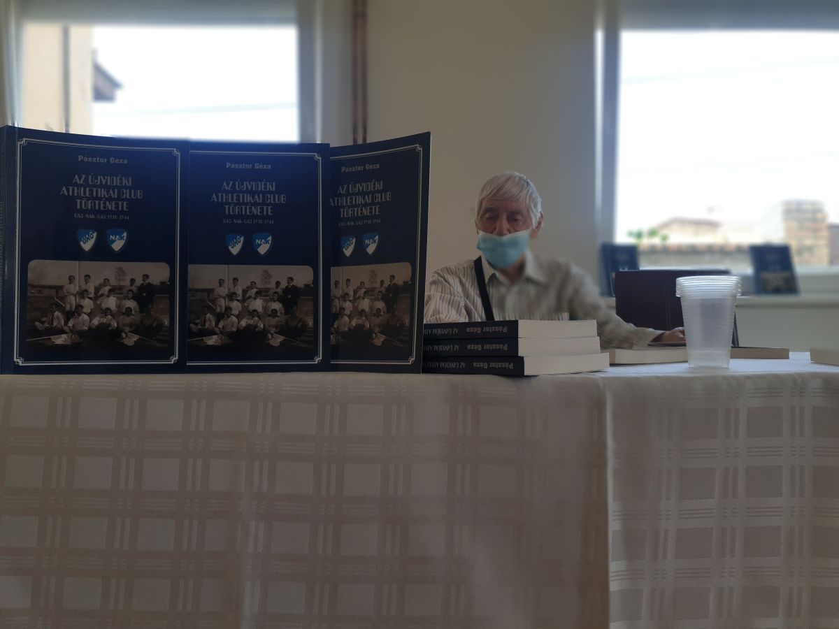 Pásztor Géza: Az Újvidéki Atlétikai Club története 1910–1944 (Fotó: Tóth Johanna)