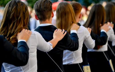 Sokan hitelből ballagnak, tartanak születésnapot A lakosok az utolsó vasukkal is követik a divatot