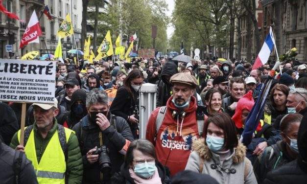 Százezrek vonultak utcára a munka ünnepén