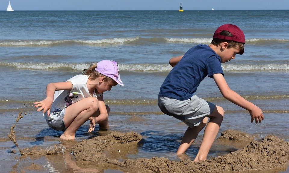 Mennyibe kerül, ha a gyerekeket is vinnénk a külföldi nyaralásra?