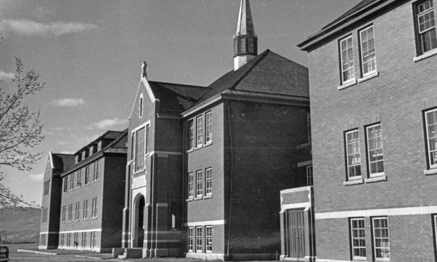 Több mint kétszáz gyerek földi maradványait találták meg Kanadában egy egykori bentlakásos iskola területén