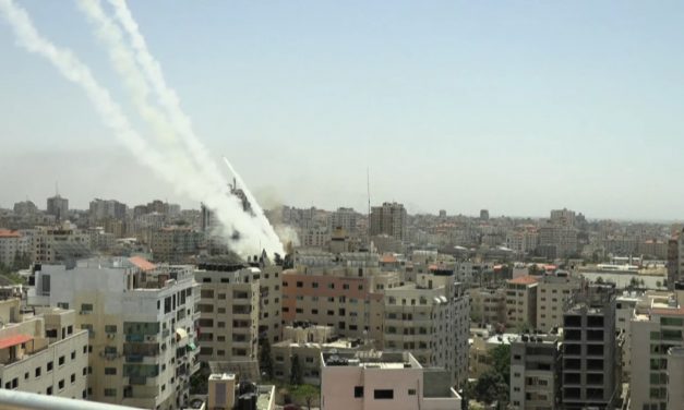 <span class="entry-title-primary">Ketyegő és robbanó bombák</span> <span class="entry-subtitle">Portótól Budapesten át Jeruzsálemig: átlapoztuk a világsajtót</span>