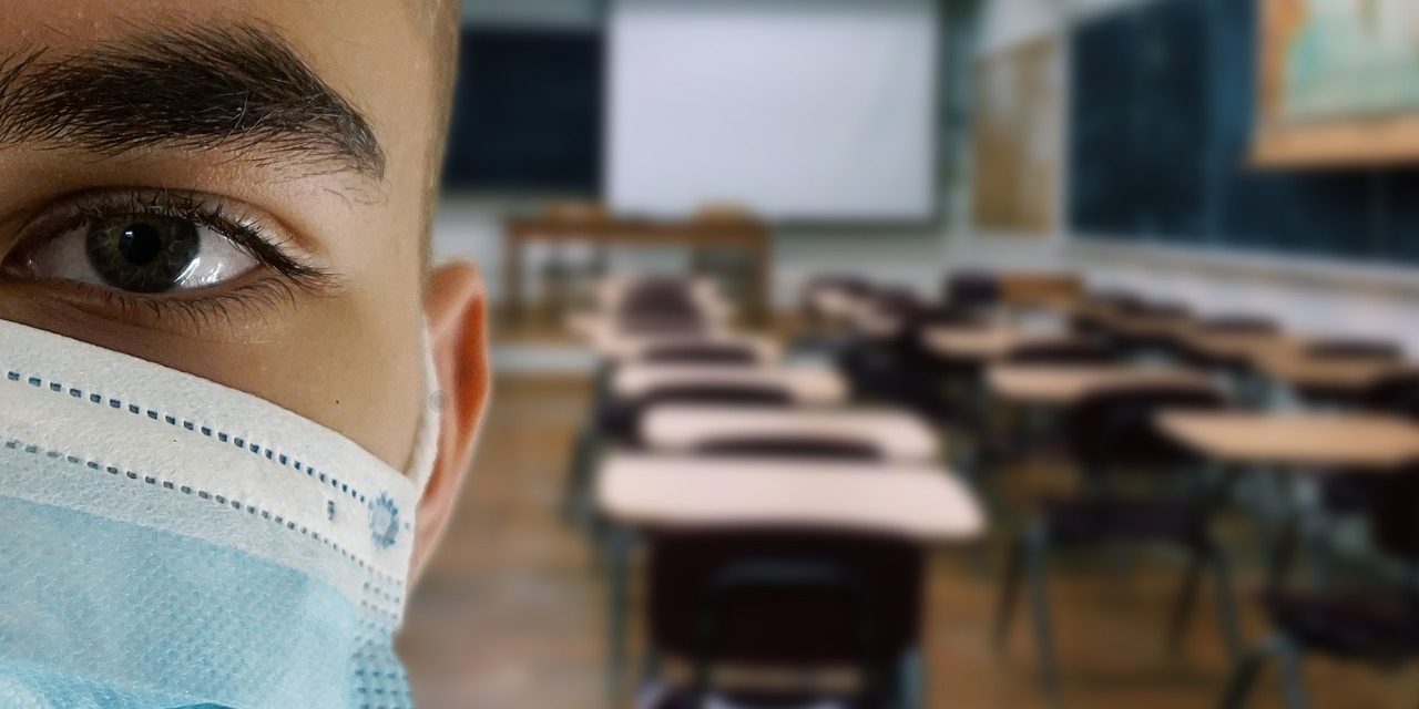 Be kell oltani a tizenéveseket?