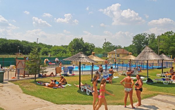 Pénteken megnyit a Sétaerdei medence Szabadkán